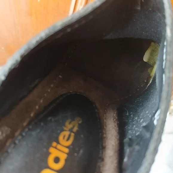 Candie's Black Leather Mules Classic Slip-On Design / Woodem Wedge Heal / Size 5 - Picture 5 of 5